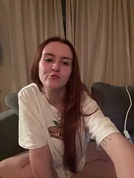 Snapshot of PoppySlut6999 chatting on February 10, 2026, 10:03 pm PoppySlut6999 online show from February 10, 2026, 10:03 pm