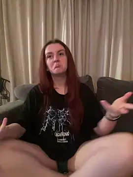 Snapshot of PoppySlut6999 chatting on February 20, 2026, 9:48 pm PoppySlut6999 online show from February 20, 2026, 9:48 pm