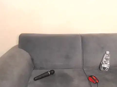 Snapshot of Thique_Dollxx chatting on February 15, 2026, 6:59 pm Thique Dollxx online show from February 15, 2026, 6:59 pm