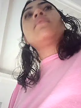 Layla em online show from February 13, 2026, 12:34 pm