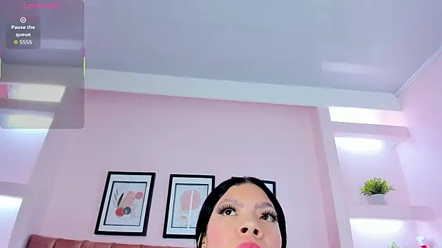 Sophia Salem online show from February 26, 2026, 7:13 pm