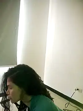  aish a online show from April 15, 2026, 9:04 pm