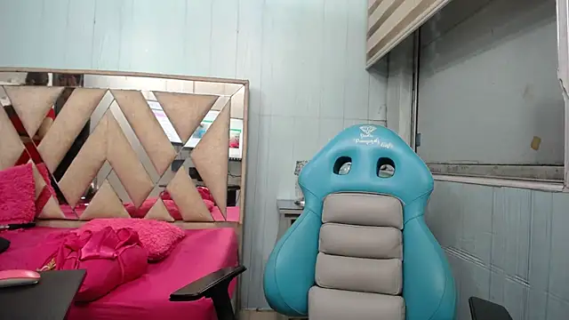 Snapshot of allison_max_tattoo chatting on February 22, 2026, 1:07 am allison max tattoo online show from February 22, 2026, 1:07 am