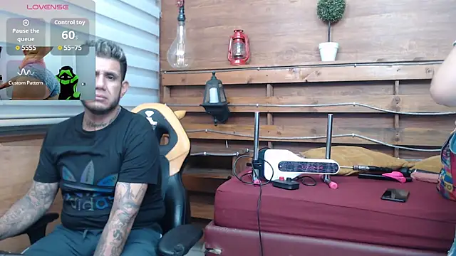 Snapshot of allison_max_tattoo chatting on February 25, 2026, 1:15 am allison max tattoo online show from February 25, 2026, 1:15 am