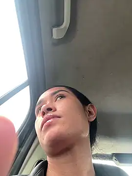 Zoe dim online show from February 19, 2026, 7:21 pm