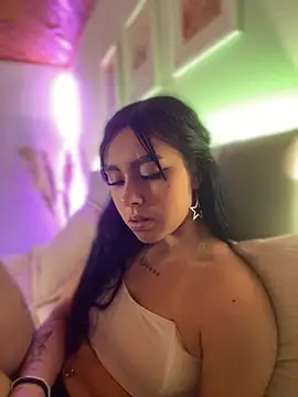 Snapshot of scarlett_pinkk1 chatting on February 5, 2026, 3:22 am scarlett pinkk1 online show from February 5, 2026, 3:22 am