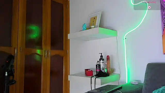 cmila0713 online show from April 23, 2026, 12:23 am