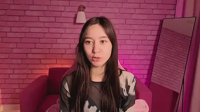 Snapshot of Nicole_Brownie chatting on May 19, 2026, 1:11 am Nicole Brownie online show from May 19, 2026, 1:11 am