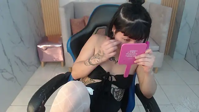 ela boob s online show from March 4, 2026, 1:17 pm