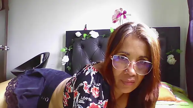 Snapshot of camila_star10 chatting on May 19, 2026, 4:02 pm camila star10 online show from May 19, 2026, 4:02 pm
