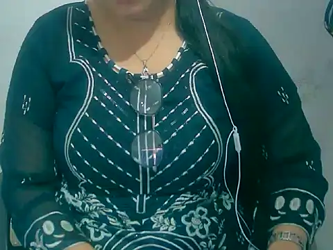 Cute Aliyaa online show from March 12, 2026, 8:53 am