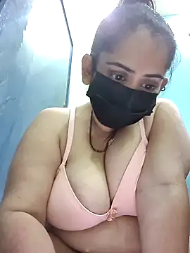 diyam4002 online show from March 4, 2026, 5:41 pm