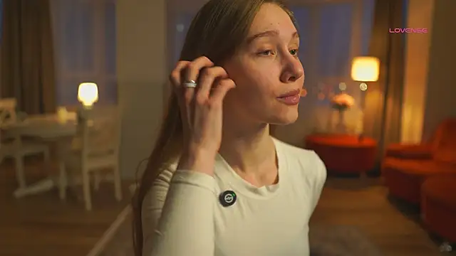 SharaNewbern online show from February 26, 2026, 1:43 pm