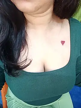 Snapshot of alinaarora chatting on February 13, 2026, 6:09 am alinaarora online show from February 13, 2026, 6:09 am