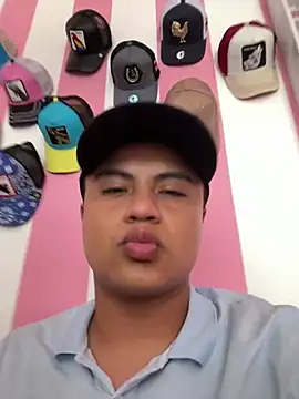 andresmahecha777 online show from March 1, 2026, 2:08 pm