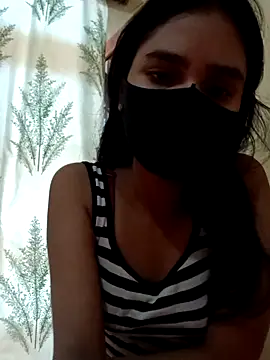 Snapshot of Mahira-- chatting on June 4, 2026, 4:29 am Mahira-- online show from June 4, 2026, 4:29 am