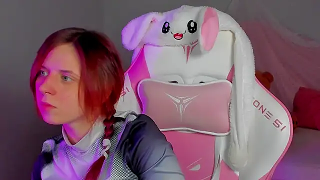 FreyaVey online show from February 26, 2026, 5:28 am