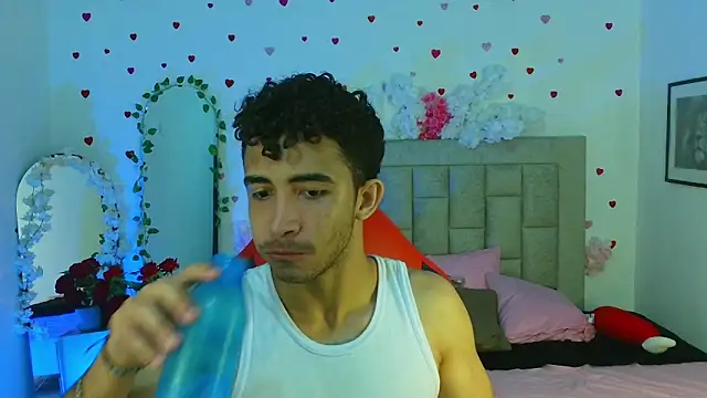 Caius fox online show from April 13, 2026, 11:27 am