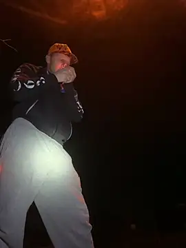 Snapshot of FrankdieSchwuchtel chatting on February 28, 2026, 9:49 pm FrankdieSchwuchtel online show from February 28, 2026, 9:49 pm