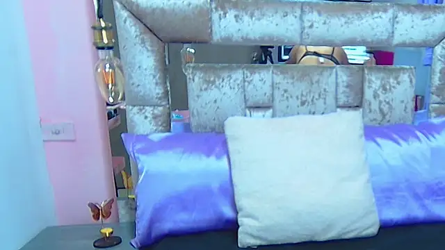 Snapshot of thyara_noa chatting on February 7, 2026, 7:28 pm thyara noa online show from February 7, 2026, 7:28 pm