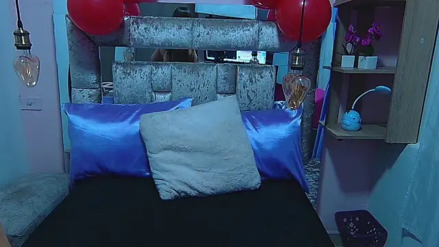 Snapshot of thyara_noa chatting on February 14, 2026, 8:05 pm thyara noa online show from February 14, 2026, 8:05 pm