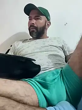 hairyandbigmann online show from February 5, 2026, 2:27 am