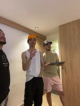 Snapshot of TheBatMansion chatting on March 1, 2026, 3:41 am TheBatMansion online show from March 1, 2026, 3:41 am