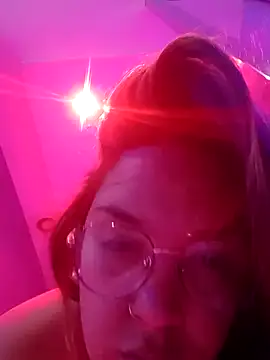 kuramaqueen online show from June 8, 2026, 8:53 pm