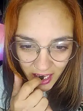 kuramaqueen online show from June 10, 2026, 3:50 am
