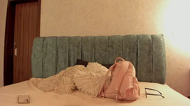 Aleera Walton online show from February 26, 2026, 7:57 pm