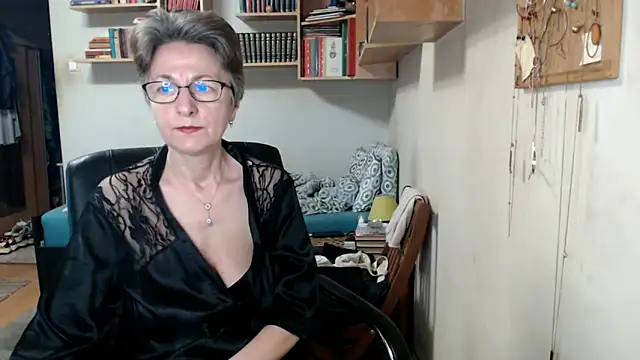 katemodel online show from September 16, 2025, 6:58 am