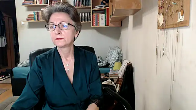 katemodel online show from September 17, 2025, 6:15 am