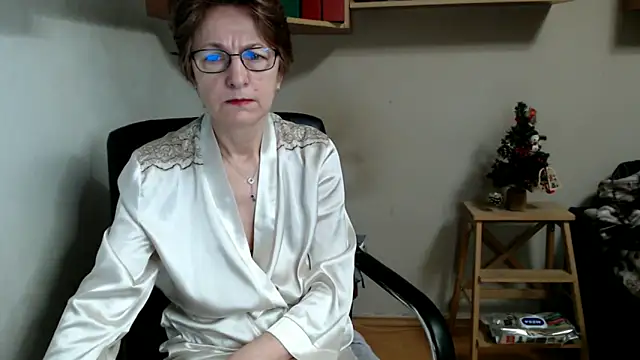 katemodel online show from January 7, 2026, 7:22 am