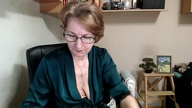 katemodel online show from April 1, 2026, 6:58 am