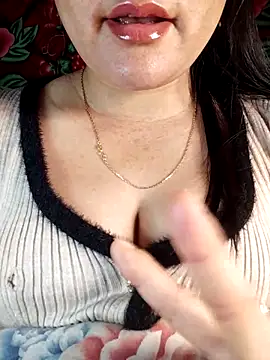 Snapshot of Reina_Fcup01 chatting on February 9, 2026, 5:22 am Reina Fcup01 online show from February 9, 2026, 5:22 am