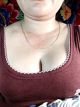 Snapshot of Reina_Fcup01 chatting on February 17, 2026, 7:49 am Reina Fcup01 online show from February 17, 2026, 7:49 am