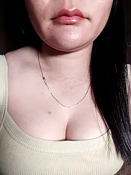 Snapshot of Reina_Fcup01 chatting on February 24, 2026, 12:30 am Reina Fcup01 online show from February 24, 2026, 12:30 am