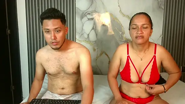 LunandCarlos online show from February 20, 2026, 2:28 pm