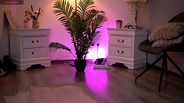 Snapshot of KassidyVibe chatting on February 11, 2026, 11:04 am KassidyVibe online show from February 11, 2026, 11:04 am