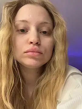 Snapshot of MollyHilton chatting on February 1, 2026, 2:37 pm MollyHilton online show from February 1, 2026, 2:37 pm