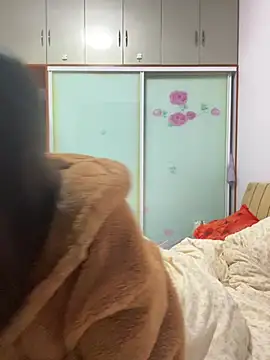 BIGBABYYEYE online show from February 7, 2026, 2:43 pm