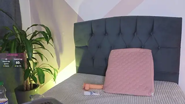 VictoriaKay 2 online show from February 18, 2026, 12:56 pm