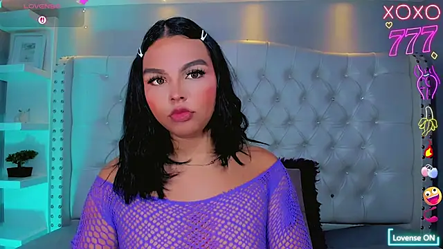 Maia Hotts online show from May 19, 2026, 8:04 pm