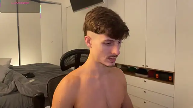 Snapshot of vitoraugustoxxx chatting on March 3, 2026, 8:26 pm vitoraugustoxxx online show from March 3, 2026, 8:26 pm