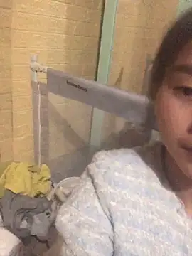 uyensexy online show from February 1, 2026, 6:56 am