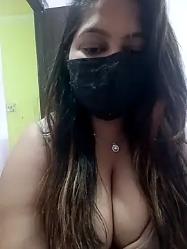 Aliya Hott online show from April 6, 2026, 4:32 am