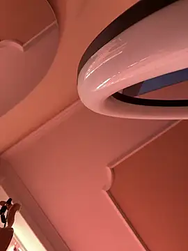 Bonny Eva online show from April 15, 2026, 4:47 pm