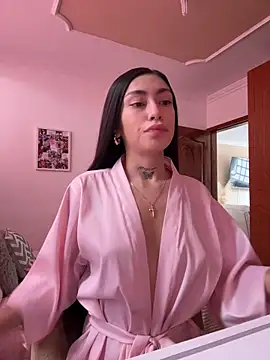 Bonny Eva online show from April 16, 2026, 5:03 pm