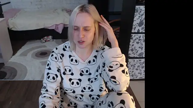 Snapshot of Your_guilty_pleasure1 chatting on February 20, 2026, 12:49 pm Your guilty pleasure1 online show from February 20, 2026, 12:49 pm