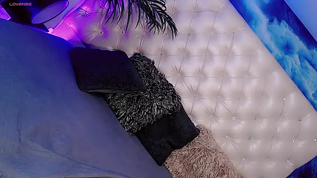 Snapshot of Baby_Lumina chatting on February 2, 2026, 4:44 am Baby Lumina online show from February 2, 2026, 4:44 am